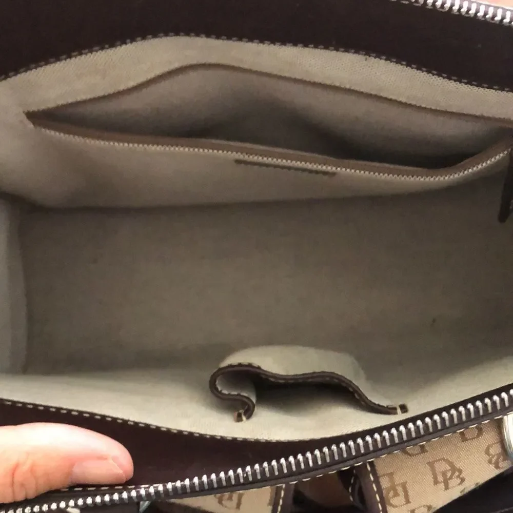 Dooney & Bourke Vintage classic  handbag.